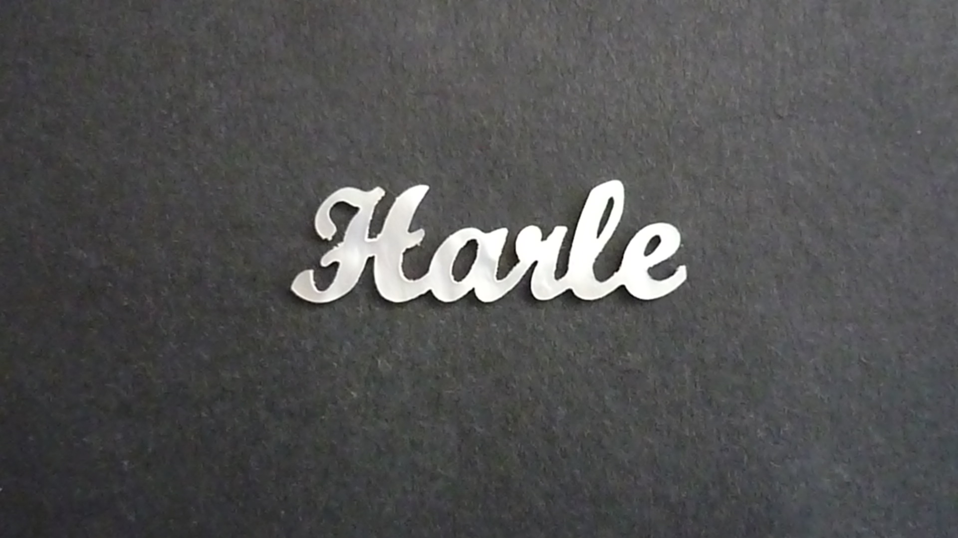 Harle Logo in White MOP